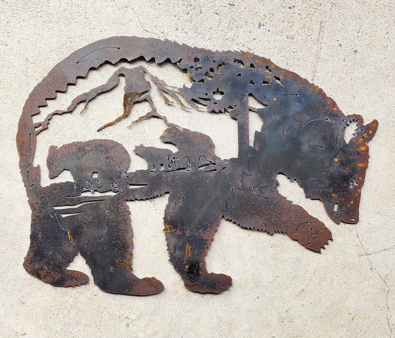 Silueta de oso de metal con cachorros imagen 1