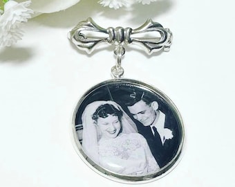 Groom Photo Buttonhole Charm Personalised Memorial lapel Photo Pin Boutonniere Photo charm Lightweight photo charm wedding bouquet