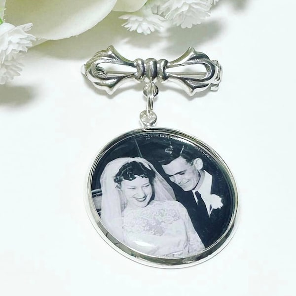 Groom Photo Buttonhole Charm Personalised Memorial lapel Photo Pin Boutonniere Photo charm Lightweight photo charm wedding bouquet