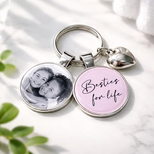 Llavero con foto personalizada: Regalo para mejores amigas con dije de corazón