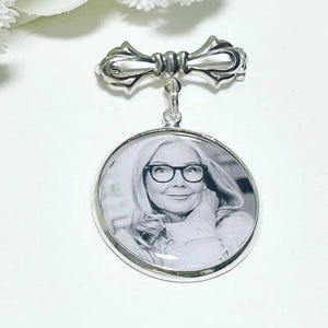 Personalized Memorial Photo Buttonhole Charm: Wedding Boutonniere Lapel Pin