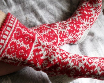 knit socks Wool socks Christmas gift Norwegian  Christmas socks  knitted socks. gift to man. gift to a woman. men's socks. Women's socks