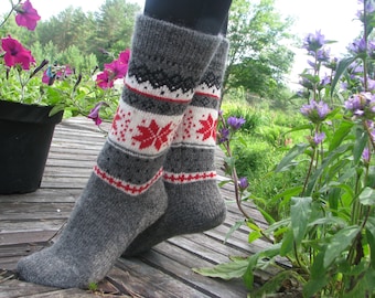 knit socks wool socks knitted socks Scandinavian pattern Norwegian socks Christmas socks gift to man. gift to woman men socks Women socks