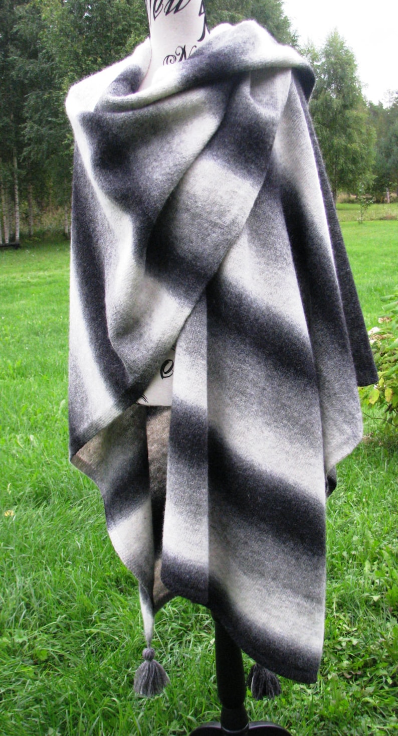 Knitted poncho Kauni yarn black-white-gray knit cape knit sweater coat Scarf Kauni wool 100% Qualitet knitted shawl image 1