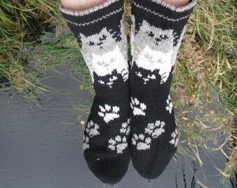 knit socks with cat wool socks knitted socks Scandinavian pattern Norwegian socks Christmas socks gift to man. gift to woman