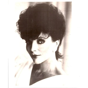 Joan Collins Actress Photo 8 x 10 Glossy Black And White