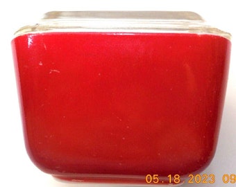 Pyrex 501 Rote Kühlschrankschale mit Deckel für 1,5 Tassen