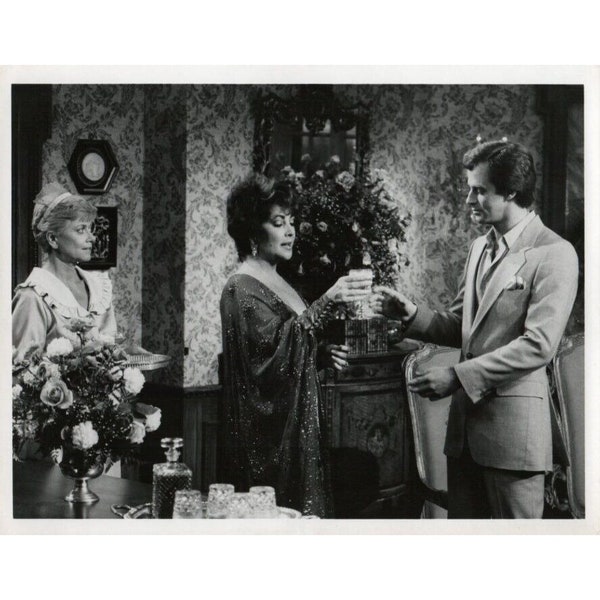 Elizabeth Taylor Tristan Rogers Ellen Corby General Hospital 9 x 7 Press Photo