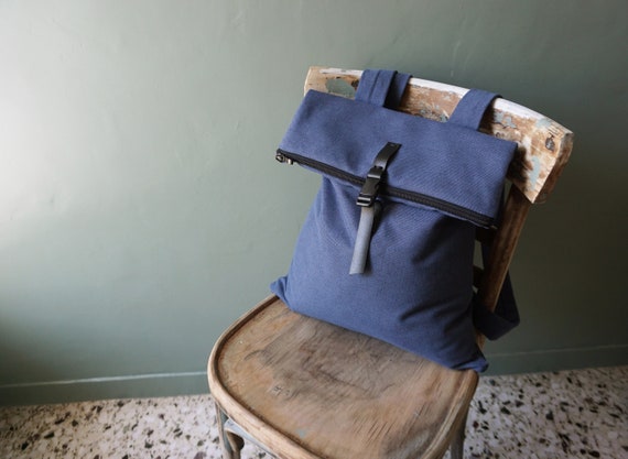Le sac à dos imperméable minimaliste