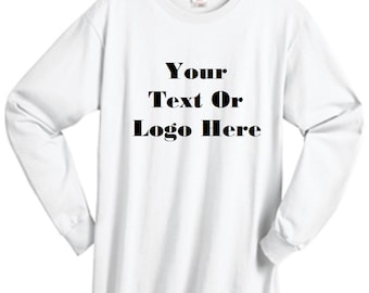 Może przedstawiać: Biała koszulka z długim rękawem z czarnym tekstem, który brzmi "Your Text Or Logo Here".