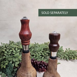 Jeweled Bottle Stopper Wine Preservation Liquor Sealer Wood Handmade Gift Item Men Barware Chrome Elegant Hostess Present Fancy Beverage