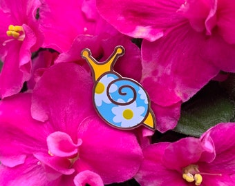 Daisy Print Cute Mini Snail Hard Enamel Pin