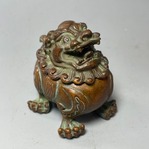 Chinees handgesneden puur koperen bronzen leeuwstandbeeld kleine wierookbrander, theehuisdierornament, uniek en gebruikt!