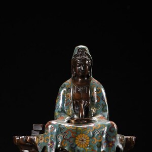 Chinese antique handmade carved pure copper cloisonn é Guanyin Bodhisattva statue ornament