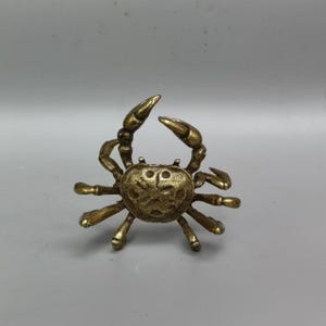 Chinese antique pure copper hand carved small crab statue ornament,tea pet tabletop decoration