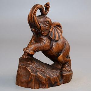 Chinesische reine handgeschnitzte Buchsbaum Elefantenstatue Ornamente, einzigartiges Design, feine Verarbeitung würdig der Sammlung