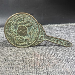 Verzamel handgemaakte gesneden bronzen spiegel draken feniks patroonornament, prachtig en uniek!