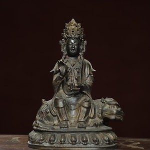 Chinese antique hand carved pure copper clay gold Buddha statue of Manjusri Bodhisattva ornament with unique shape