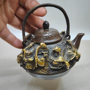 Chinese antique pure copper gilt Eight Immortals pattern statue teapot ornament,precious and unique