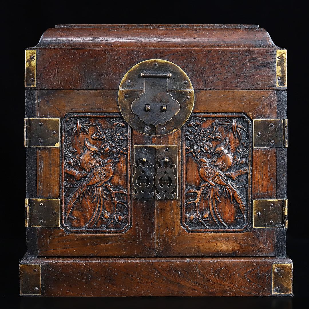 中国製の手作り彫刻が施された天然ローズウッドの花と鳥の模様の