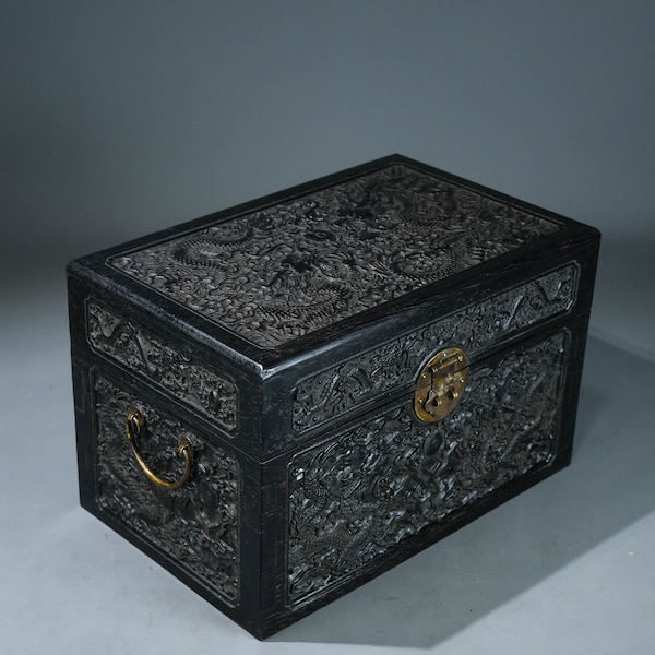 Adornos antiguos chinos tallados a mano de palisandro grande con patrón de dragón tallado, caja del tesoro, dignos de coleccionar