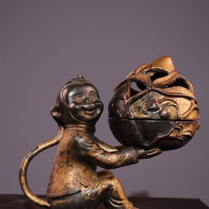 Estatuas de mono y melocotón de cobre puro talladas a mano antiguas chinas, adornos de quemador de incienso, raros y exquisitos, de colección y usados