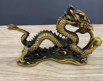 Chinese hand carved copper brass exquisite dragon statue ornament,tea pet,desktop decoration