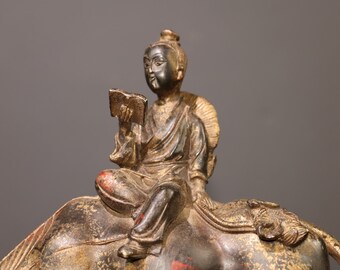 中国のアンティークの手彫りの純銅ブロンズ像、牛に乗る像、家庭 中国のアンティークの手彫りの純銅ブロンズ像、牛に乗る像、家庭