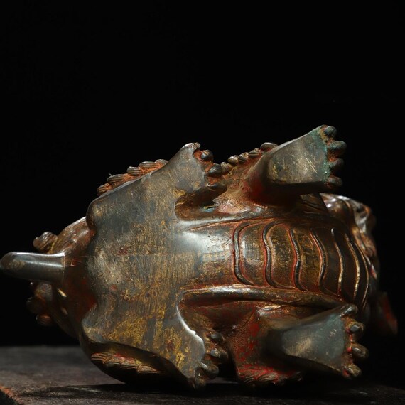 中国のアンティークの純銅の手作りのライオン像の香炉の装飾品、絶妙で