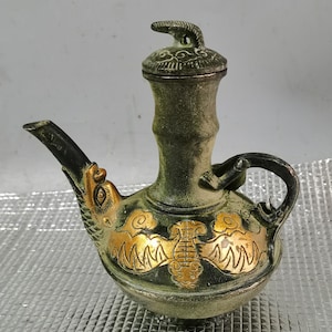 Chinese antique handmade carved bronze gilt bat pattern teapot ornament,unique shape