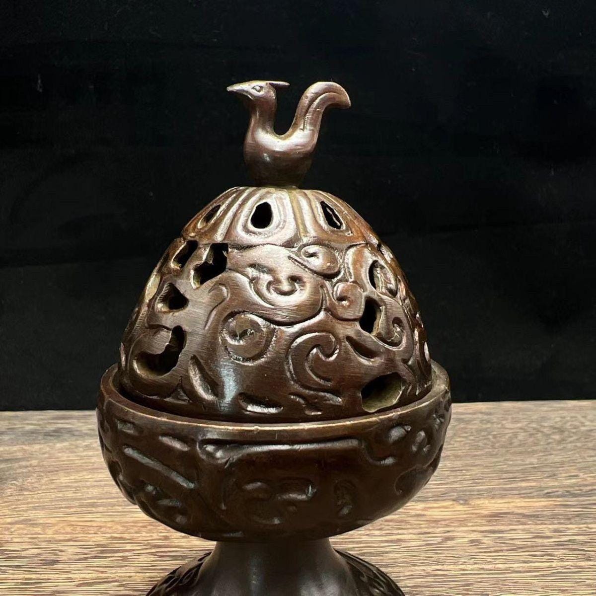 中国のアンティークの純銅製の手彫りの鳳凰像の香炉の装飾品、絶妙で
