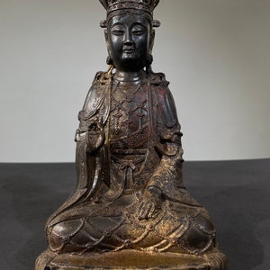Chinese antique pure copper hand-carved Guanyin buddha statue ornaments exquisite pattern worth collecting