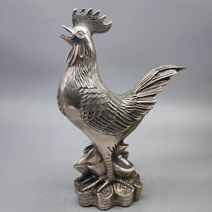 Chinese antique hand carved exquisite Tibetan silver zodiac chicken statue ornament with unique shape