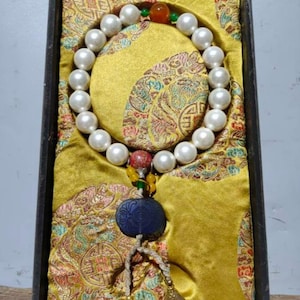 Chinese antique hand-carved Rare White Natural Shell Beads Ornament,bracelet,with Lacquerware box