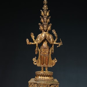 Chinese pure hand-carved pure copper bronze exquisite Guanyin Bodhisattva statue decoration,exquisite shape can be collected