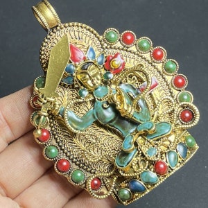Collect Chinese antique pure hand - carved buddha inlaid with gems copper pendant