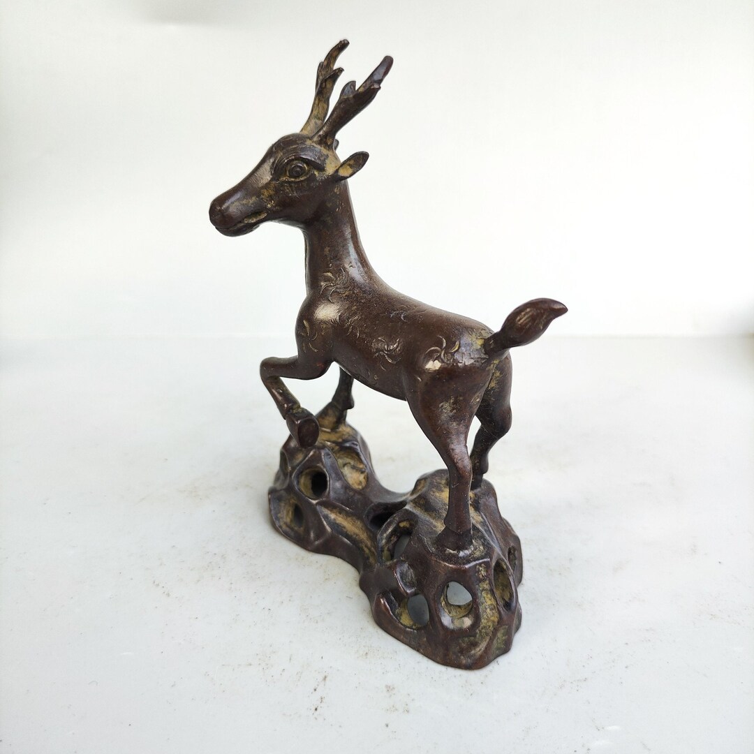 Chinese Antique Pure Copper Deer Statue Pure Hand Carved Patterns Are