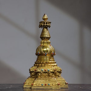 Chinese pure handmade pure copper gilt inlaid gems pagoda statue ornament,exquisite and precious can be collected