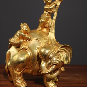 Chinese pure hand-carved pure copper gilt auspicious Ruyi statue ornament,exquisite and precious,beautiful shape