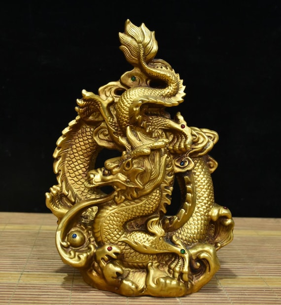 中国のアンティークの手彫りの純銅象嵌宝石の絶妙な龍の像の装飾品