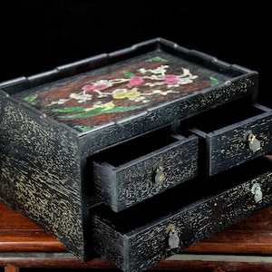 Chinese pure hand carved rosewood Inlaid shell flower and bird pattern tea tray,dressing table,storage box decoration, precious and unique