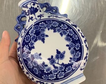 コレクション工芸品 青と白の磁器の花瓶 手描きの花の模様の花瓶