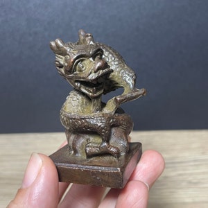 Chinese antique pure copper bronze exquisite dragon head pattern statue seal small ornaments