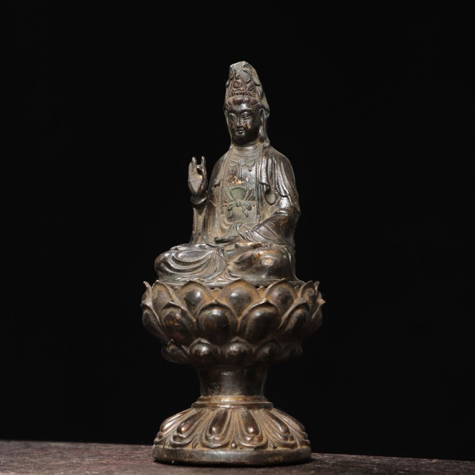 Chinese antique hand carved pure copper Guanyin Bodhisattva buddha statue lotus base incense burner ornament,rare and exquisite, decorated