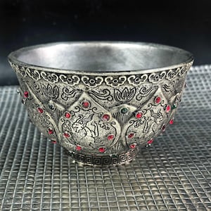 Chinese antique hand carved pure copper silver plated inlaid gems exquisite dragon pattern bowl ornament, beautiful shape