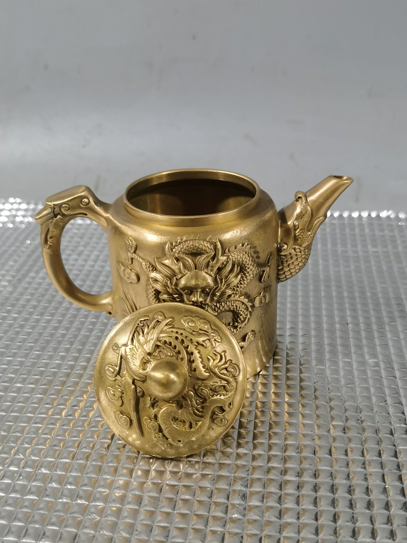 龍ティーポット　銅雕ティーポット 金属工芸品 酒壺 工芸品が美しい 龍鳳呈祥ティーポット 銅雕ティーポット 金属工芸品 龍酒壺 鳳凰