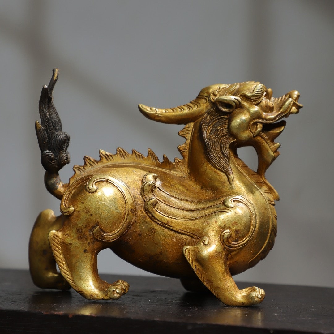 Exquisite Beast Chinese Antique Pure Hand-carved Pure Copper Gilt Jixiang Beast Statue ...