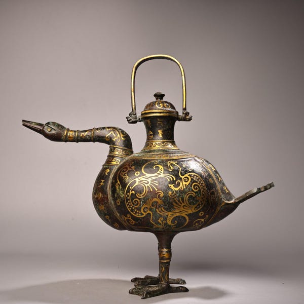 Chinese antique handmade carved pure copper bronze gilt exquisite and rare Crane wine pot ornaments, desktop decoration,unique shape