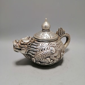 Chinese antique pure copper gilt silverr hand carved dragon pattern wine pot tea pot ornament,exquisite and rare