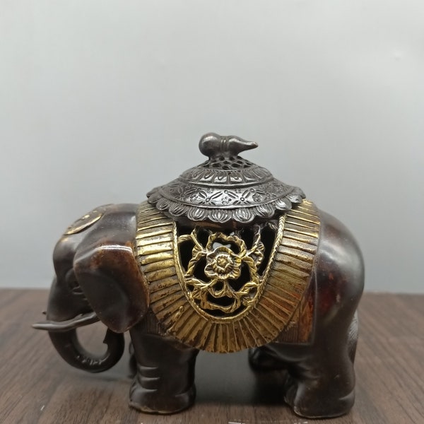 Quemador de incienso con patrón de flores ahuecado de elefante tallado en cobre puro antiguo chino, exquisito y raro, vale la pena coleccionarlo y usarlo